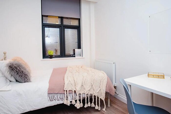 3 Bedroom Property To Rent In Lister Gate, City Centre, Nottingham, NG1