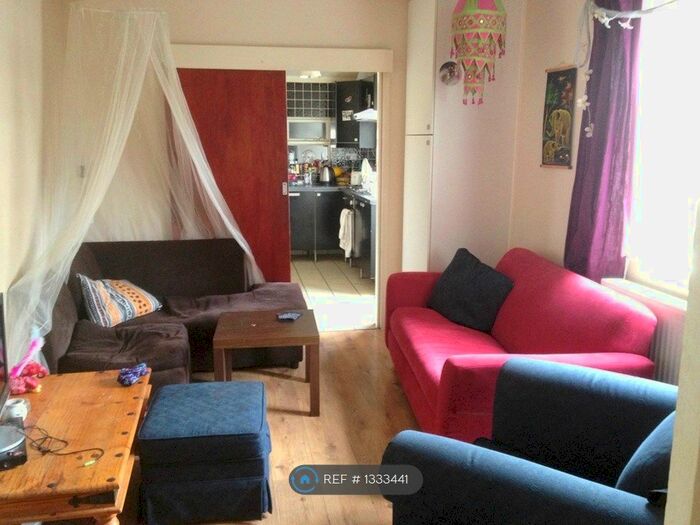 5 Bedroom End Of Terrace House To Rent In Bed Student House, Bristol, BS7