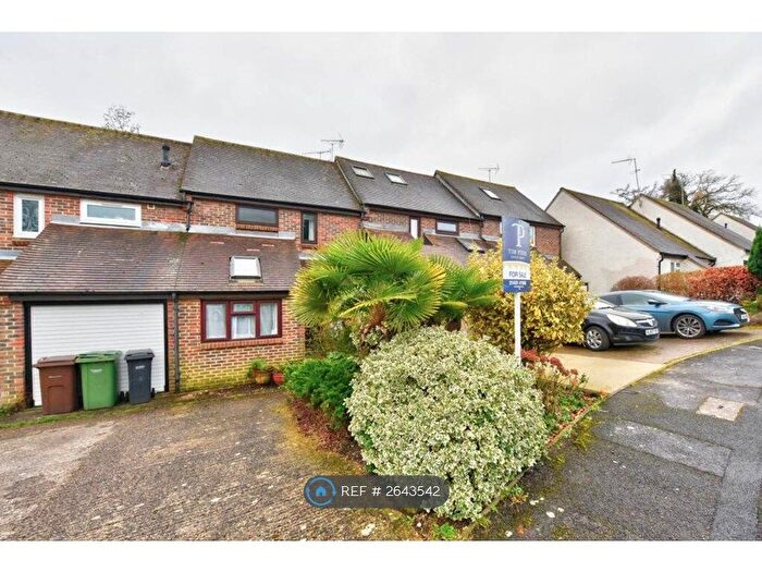 3 Bedroom Terraced House To Rent In The Close, Henley-On-Thames, RG9
