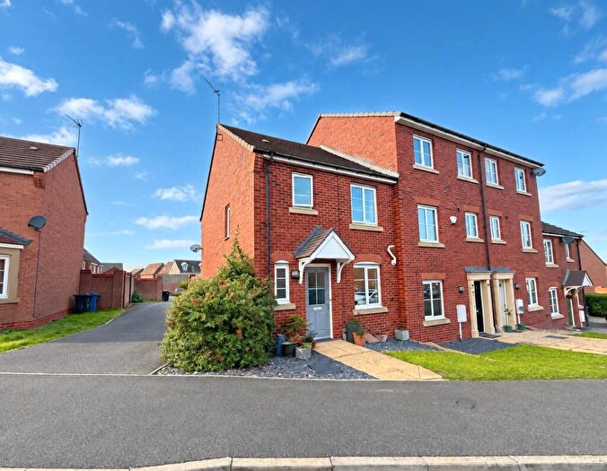 3 Bedroom End Of Terrace House For Sale In Calder Gardens, Bingham, NG13