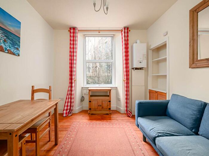 1 Bedroom Flat To Rent In Caledonian Crescent, Dalry, Edinburgh, EH11