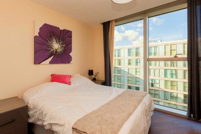 1 Bedroom Flat To Rent In Brooklyn House, The Hub, MK9