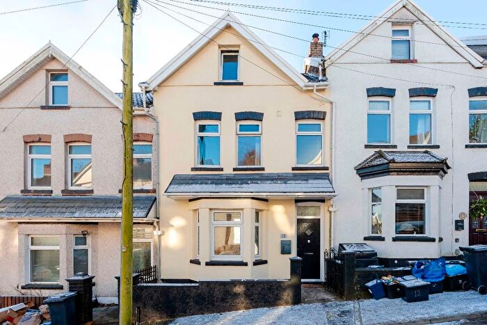 3 Bedroom Terraced House For Sale In The Park, Treharris, CF46