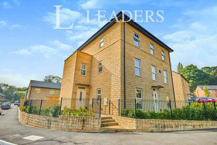 4 Bedroom Town House To Rent In Hulford Street, Chesterfield, S41