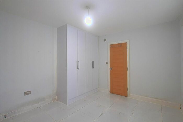 1 Bedroom Flat To Rent In Cross Lances Road, Hounslow, TW3