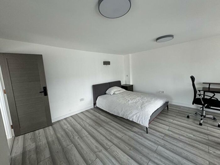 Apartment To Rent In Harefields, Oxford, OX2