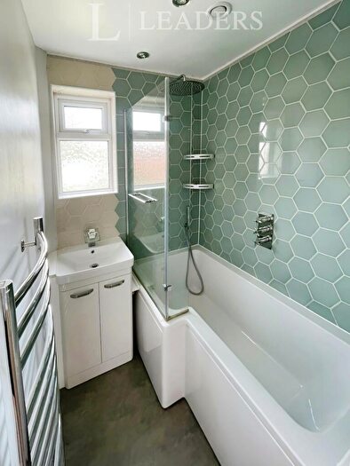 2 Bedroom End Of Terrace House To Rent In Chestnut Grove, PO22