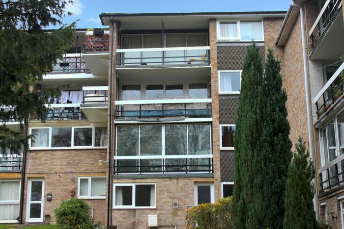 1 Bedroom Flat To Rent In Northlands Drive, Winchester, SO23