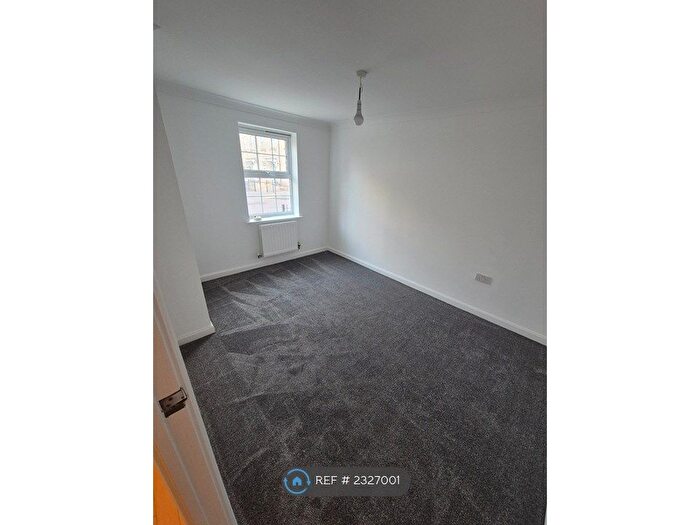 4 Bedroom Terraced House To Rent In Pingle Close, Shireoaks, Worksop, S81