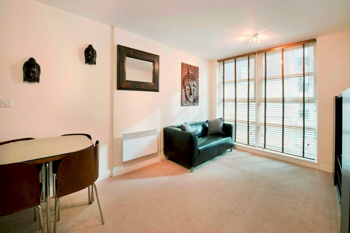 1 Bedroom Flat To Rent In Marsham Street, London, SW1P