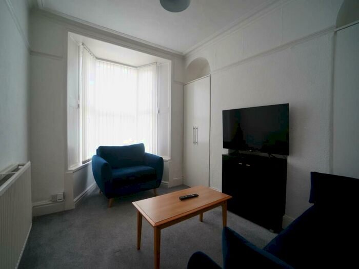 4 Bedroom House To Rent In Caellepa, LL57