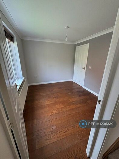 3 Bedroom Detached House To Rent In Harrow Way, Reading, RG41