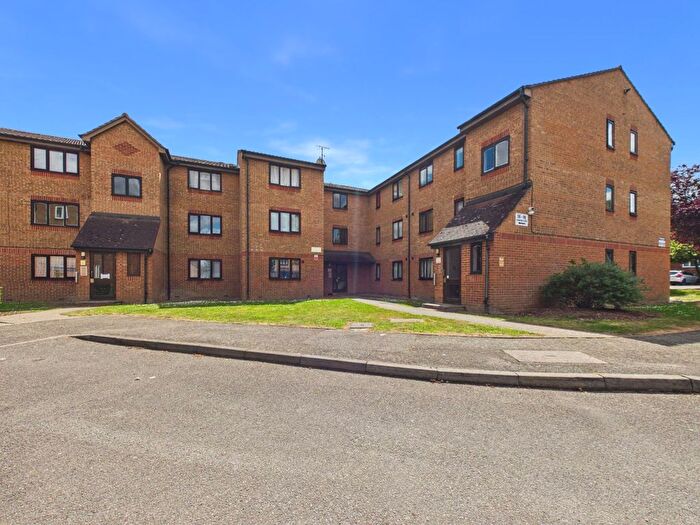 2 Bedroom Flat To Rent In Plumtree Close, Dagenham, RM10