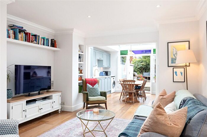 3 Bedroom End Terrace House For Sale In Colinette Road, London, SW15
