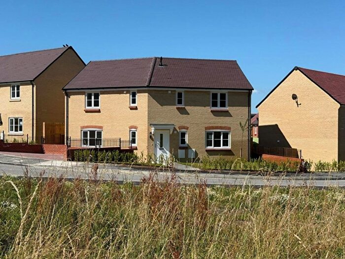 4 Bedroom Detached House For Sale In Markham Avenue, Weymouth, DT4