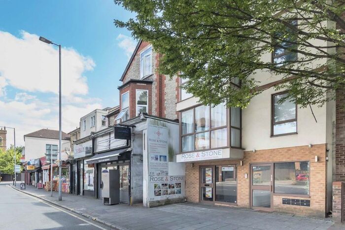 2 Bedroom Flat To Rent In London Road, Kingston Upon Thames, KT2