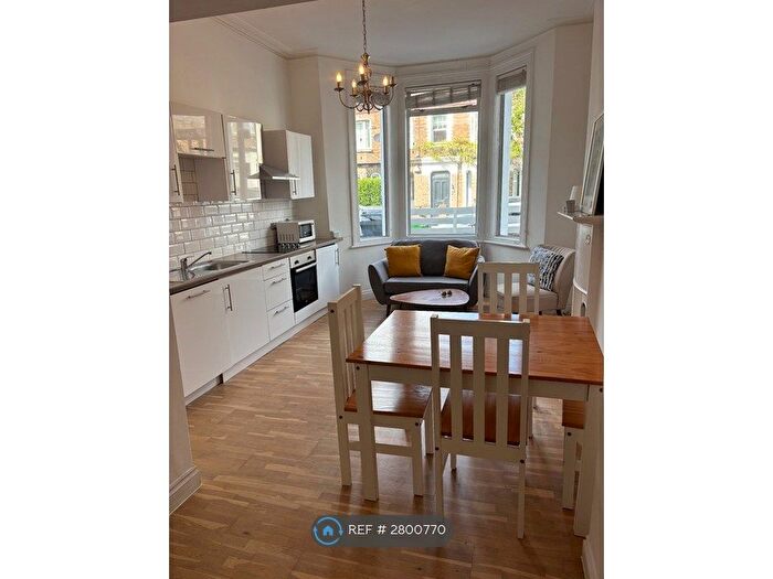 1 Bedroom Flat To Rent In Queens Park, London, W10