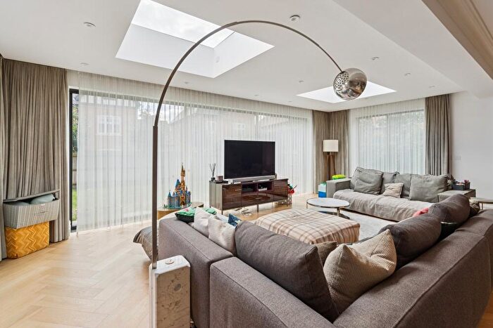 6 Bedroom Detached House For Sale In Taplow Riverside, Maidenhead, SL6