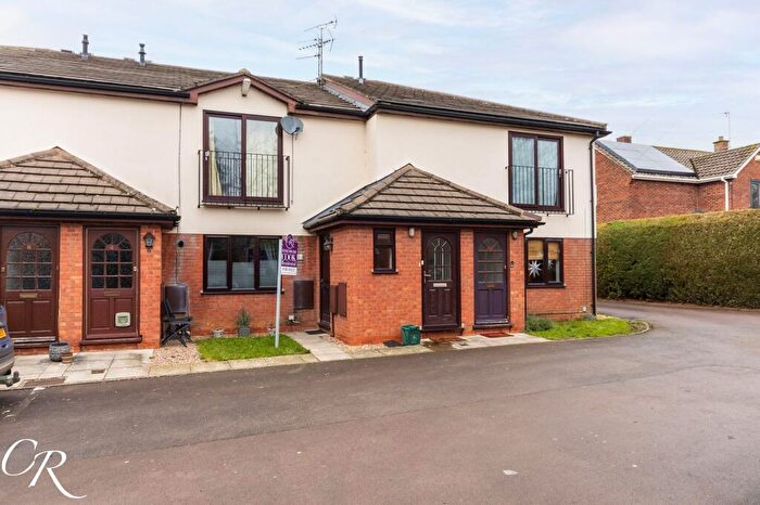 2 Bedroom Flat For Sale In Mendip Road, GL52