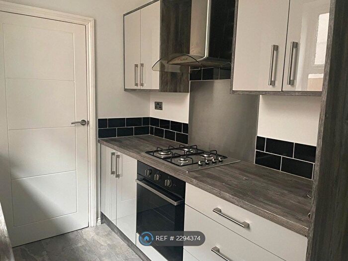 3 Bedroom Terraced House To Rent In Warwick Road, Tyseley, Birmingham, B11