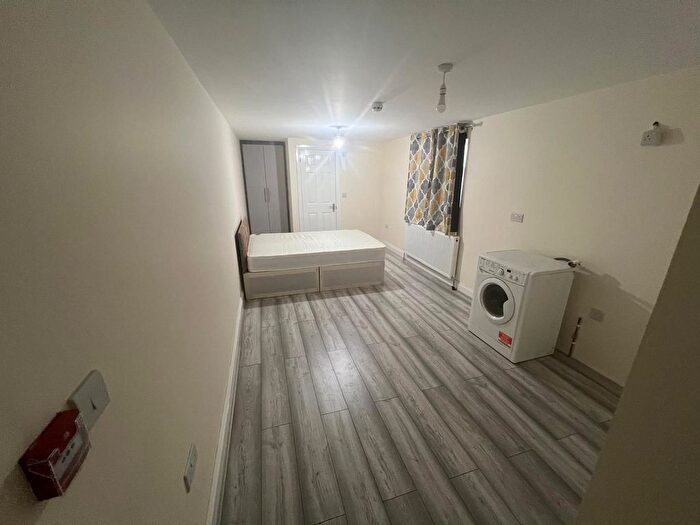 1 Bedroom Studio To Rent In Munster Avenue, Hounslow, TW4
