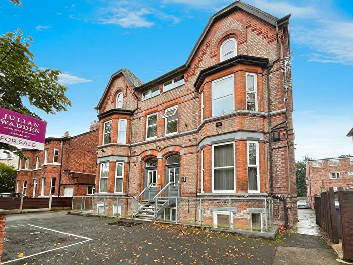 2 Bedroom Flat For Sale In Queenston Road, West Didsbury, Manchester, M20