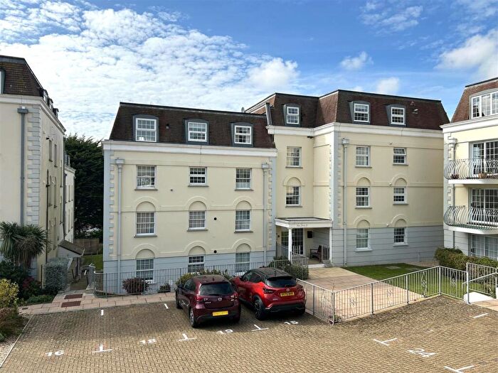 2 Bedroom Apartment For Sale In Charmouth Road, Lyme Regis, DT7