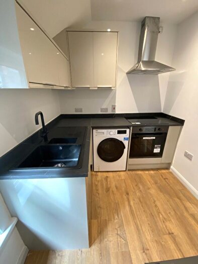 2 Bedroom Apartment To Rent In Corporation Road, Cardiff(City), CF11