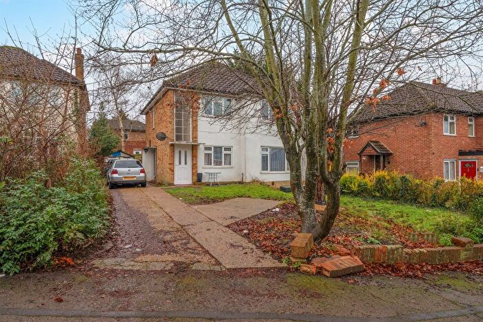 2 Bedroom Flat For Sale In Brunel Road, Maidenhead, SL6