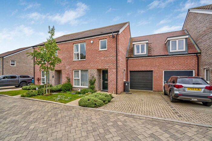 3 Bedroom House To Rent In Joseph Lancaster Lane, Chichester, PO19
