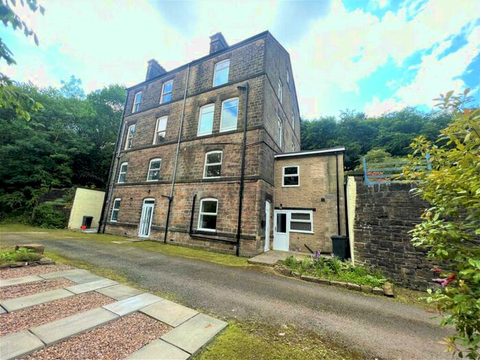 2 Bedroom Flat To Rent In Manchester Road, Stocksbridge, S36