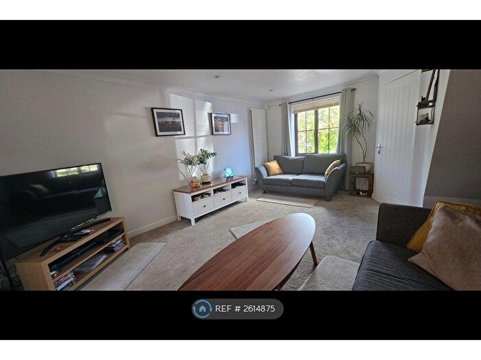 2 Bedroom Detached House To Rent In Henge Way, Hove, BN41