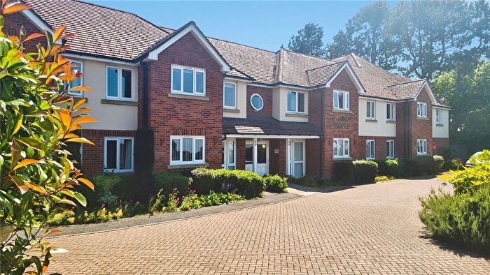 1 Bedroom Flat For Sale In Wellington Avenue, Princes Risborough, Buckinghamshire, HP27
