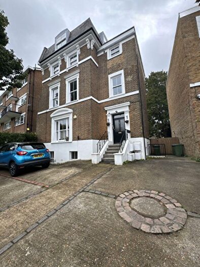 2 Bedroom Flat To Rent In Wellington Gardens, Charlton, SE7