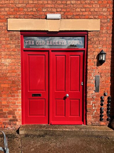 2 Bedroom Flat To Rent In Sansome Walk, Worcester, WR1