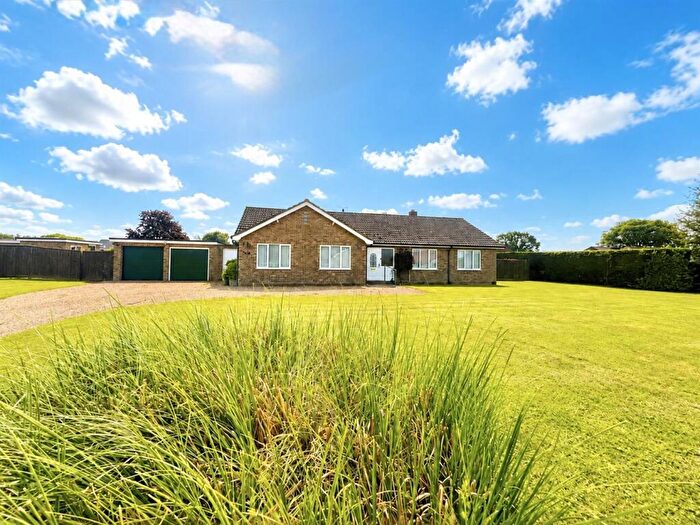 4 Bedroom Bungalow For Sale In Bury Road, Hopton, Diss, IP22