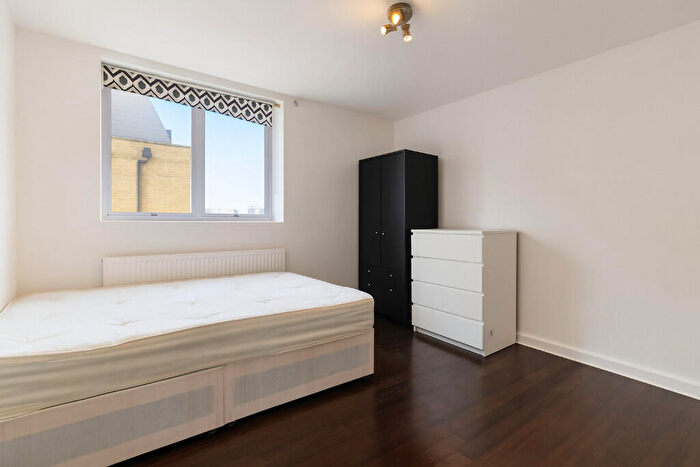 1 Bedroom Apartment To Rent In Temple Street, London, E2
