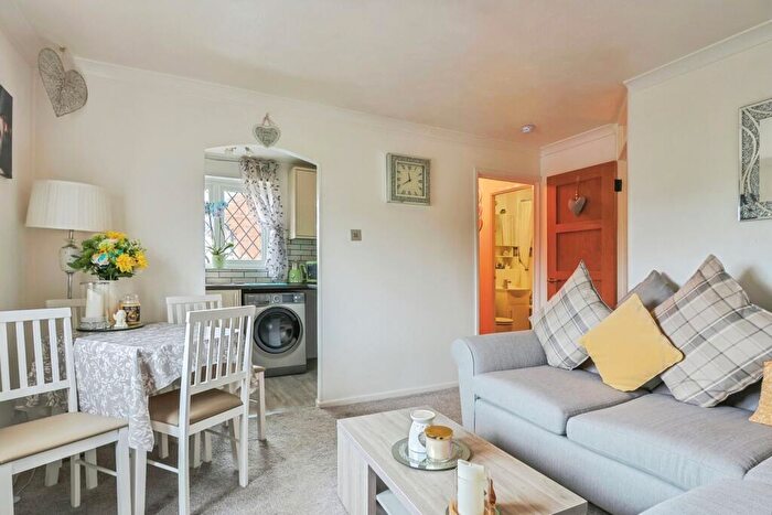 1 Bedroom Flat For Sale In Southbrook Close, Dorset, BH17