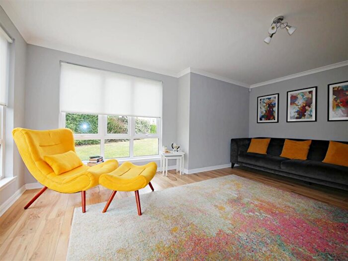 2 Bedroom Flat To Rent In Bathlin Crescent, Moodiesburn, Glasgow, G69