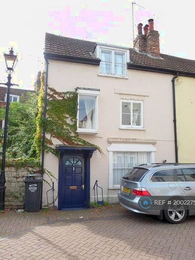 2 Bedroom End Of Terrace House To Rent In High Street, Greenhithe, DA9