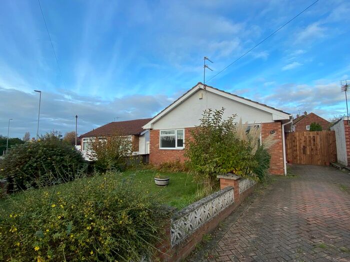 Houses for sale & to rent in CH46 0TZ, Susan Grove, Moreton West And