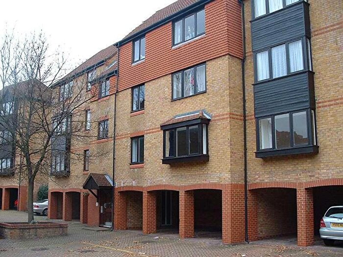 1 Bedroom Flat To Rent In Greyhound Road, Watergardens, Sutton, SM1