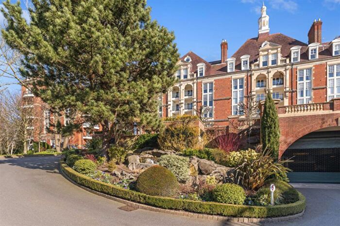 3 Bedroom Flat For Sale In Frognal Rise, Hampstead, NW3