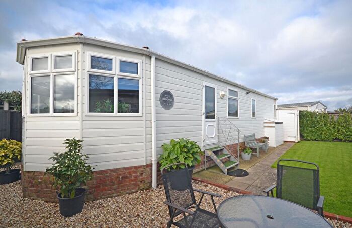 2 Bedroom Mobile Home For Sale In Montalan Crescent, Selsey, PO20