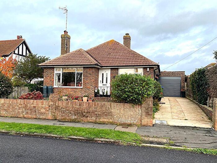 3 Bedroom Detached Bungalow For Sale In Chyngton Gardens, Seaford, BN25