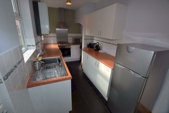 3 Bedroom House To Rent In Pybus Street, DE22