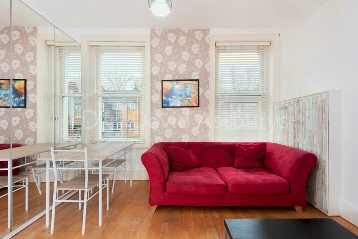 1 Bedroom Flat To Rent In Palace Gates Road, Alexandra Palace, London, N22