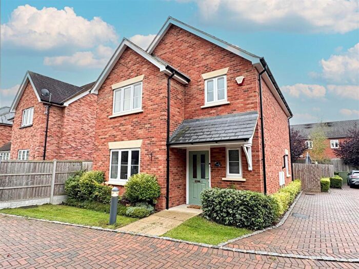 3 Bedroom House To Rent In Brookfields, Stoke Hammond, MK17