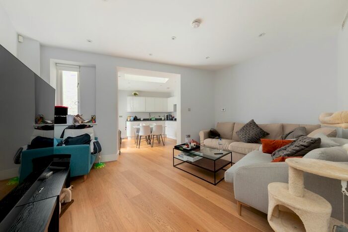 1 Bedroom Flat To Rent In Sloane Gate House, D'oyley Street, London, SW1X
