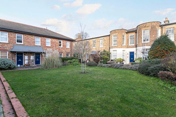 1 Bedroom Flat For Sale In Elderwood Place, West Norwood, London, SE27